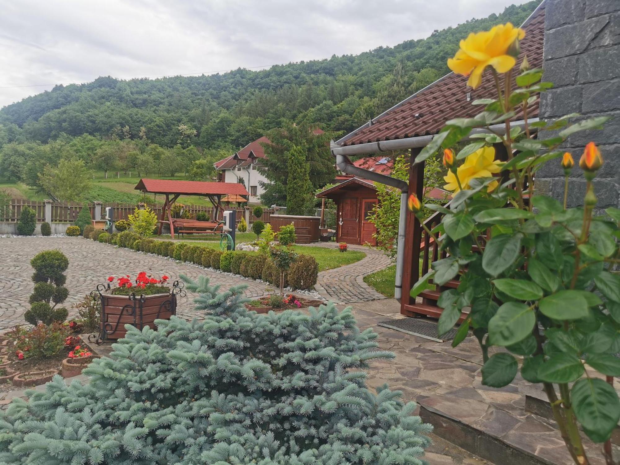 Olimpia Villa Tibod Exterior photo